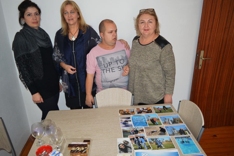 Асистент у породици