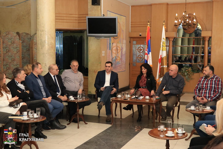 Савет за здравље – без панике и уз појачане мере хигијене