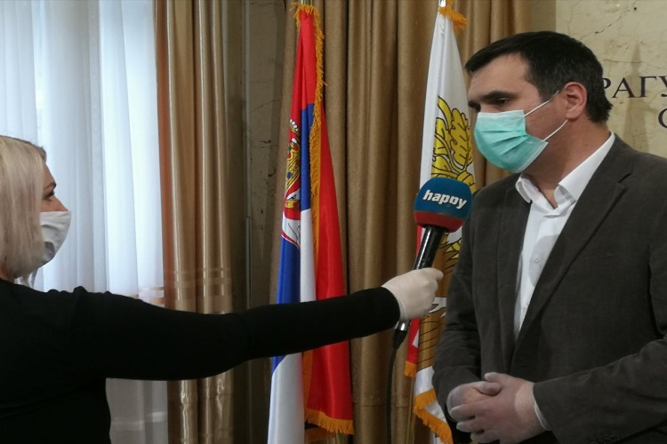 Крагујевац понудио три дворане за привремене болнице