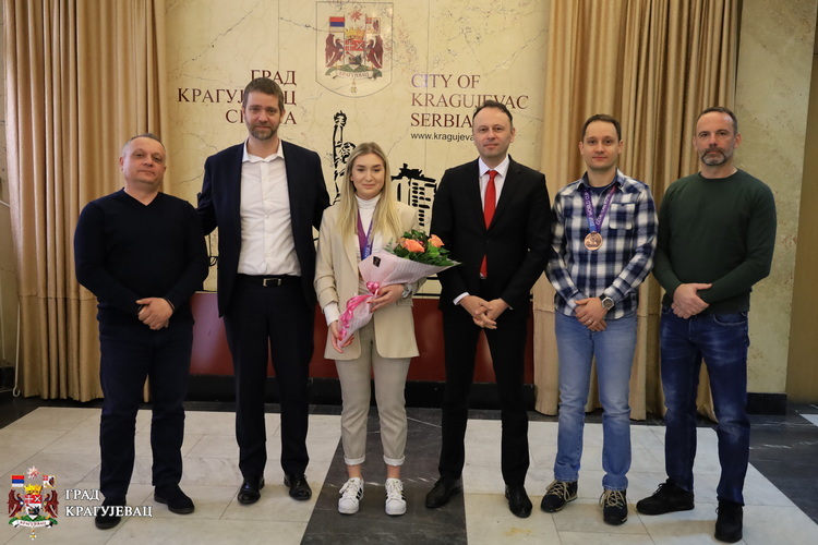 Крагујевачки стрелци освојили бронзану медаљу на Светском купу у Каиру