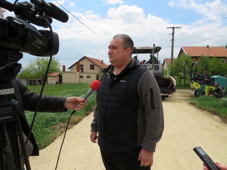 Асфалтирана улица Светог Саве у Десимировцу