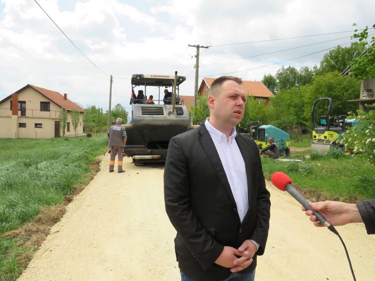 Асфалтирана улица Светог Саве у Десимировцу