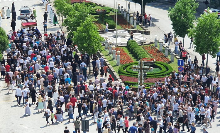 Литија са молитвом за напредак града и његових житеља
