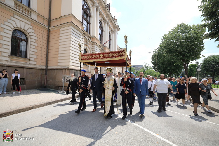 Литија са молитвом за напредак града и његових житеља