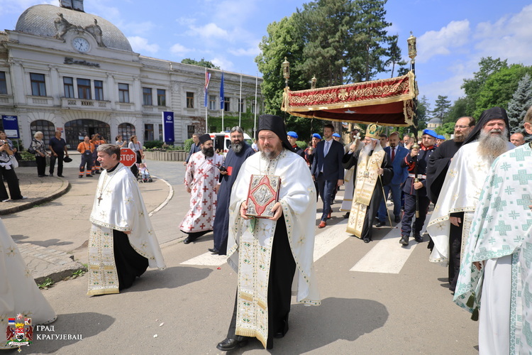 Литија са молитвом за напредак града и његових житеља
