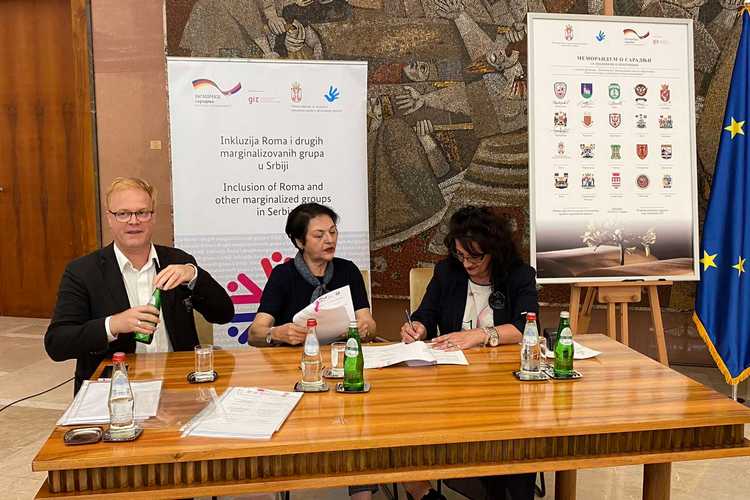 Запошљавање високо образованих Рома и Ромкиња у локалним самоуправама
