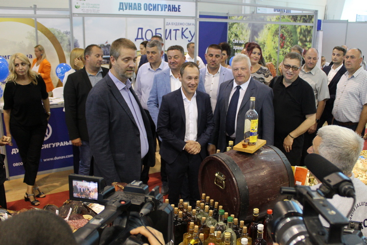 Нема богатог града без богатог села
