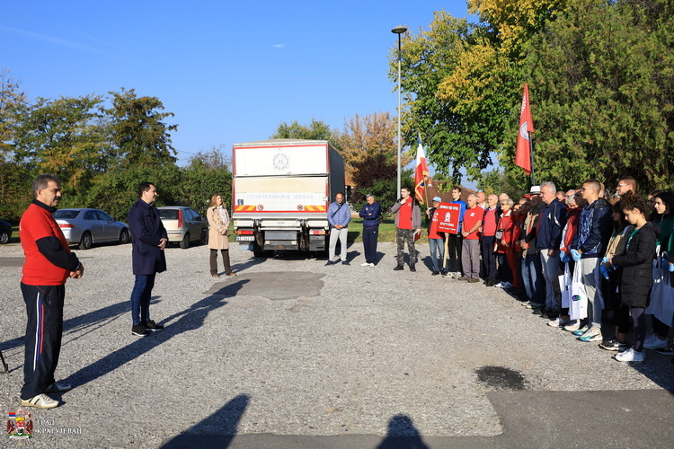 Добровољна акција чишћења и уређења меморијалног парка у Шумарицама