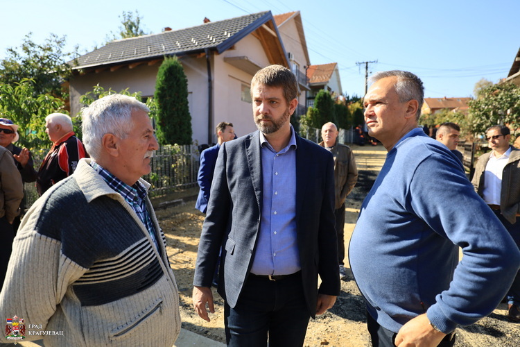 Почело асфалтирање Тополске улице