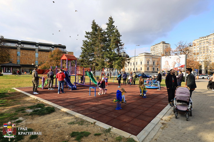 Отворено једно од највећих реконструисаних игралишта за децу