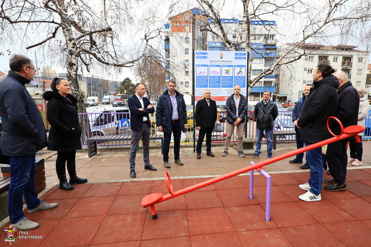 Месна заједница Лепеница богатија за ново дечије игралиште
