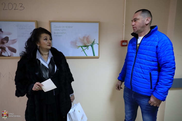 Поклон честитка за прву бебу у Новој години по јулијанском календару